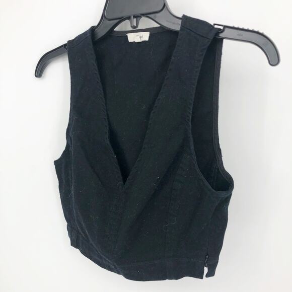 Aritzia Wilfred Womens Dauphine Crop Top 2 Black Stretch V-Neck Sleeveless Tank - Picture 4 of 9